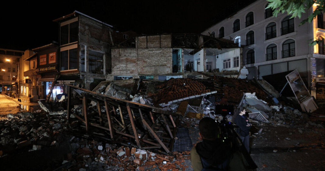 Cel puțin 26 de replici au avut loc într-o oră după seismul de 6,1 din Turcia; unitățile de învățământ din provincia Balîkeșir sunt închise marți