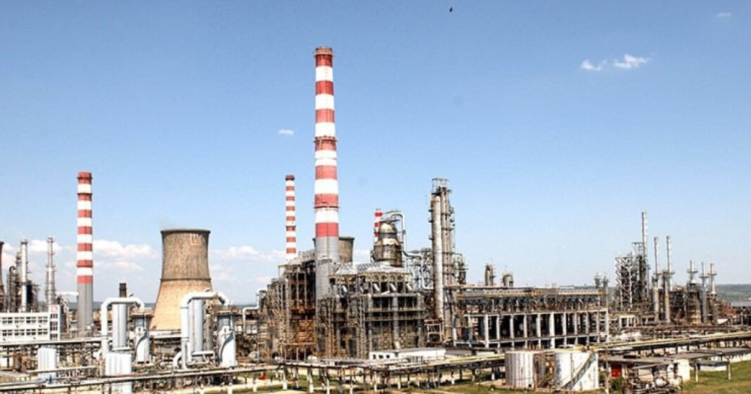 Statul român abandonează cumpărarea rafinăriei Lukoil. Tranzacția se va desfășura în două faze (surse)