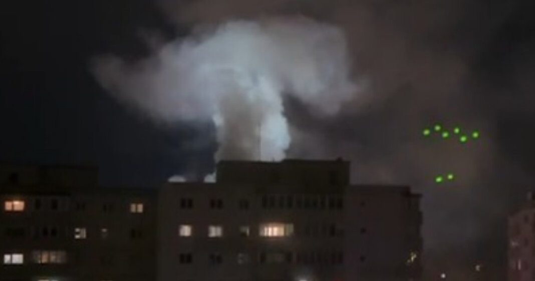 Incendiu la etajul opt al unui apartament din Brașov. Un bărbat a fost rănit cu arsuri pe față și pe membre.