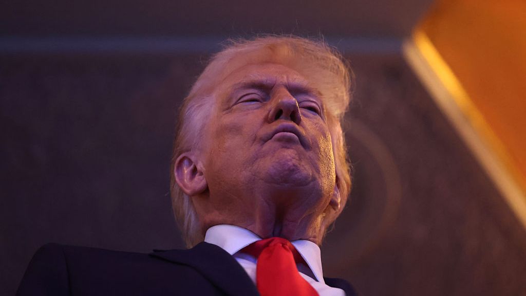 Donald Trump avertizează că Iranul va fi „eliminat de pe harta” dacă Teheranul organizează un asasinat.