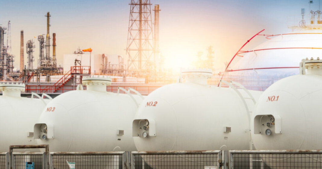 „Ministrul Energiei: România se află în prezent în fruntea producției de gaze naturale în UE. Afirmații referitoare la rezervele de gaze.”