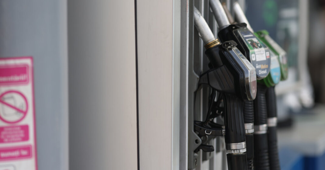 Conținutul ordonanței referitoare la carburanți: limitarea adaosului comercial și interdicția exporturilor. Până...