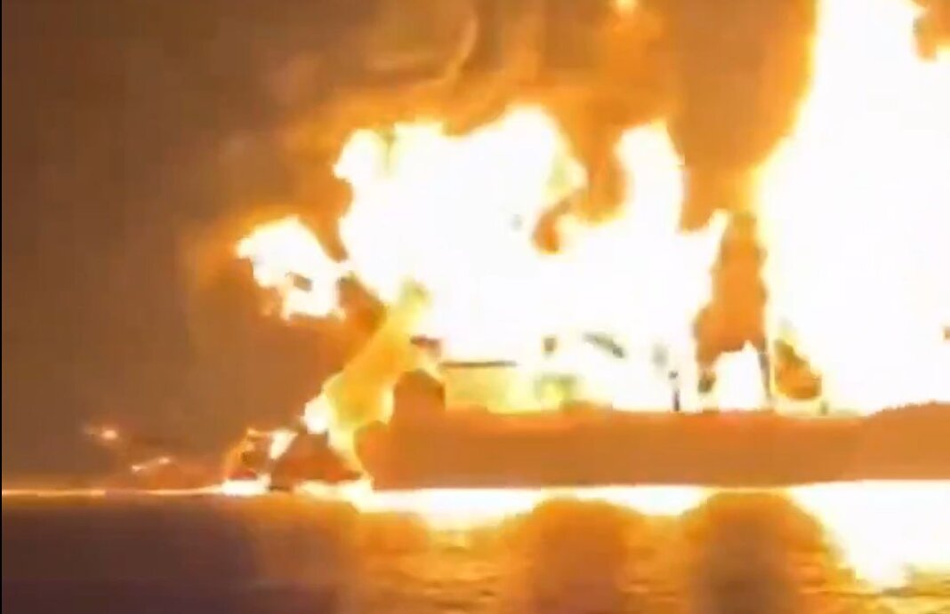 Iranul răspunde SUA, după ce Trump a declarat că războiul este „pe cale de a se încheia”. Petroliere în flăcări, Teheranul își intensifică asalturile în Golf.