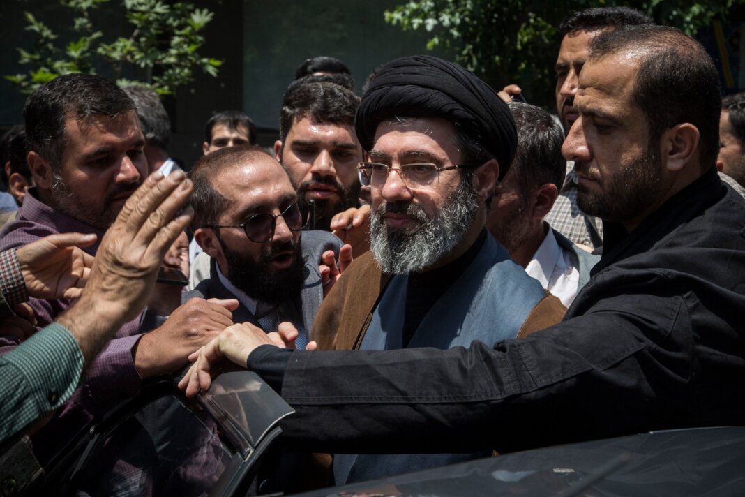 Noul căpetenie supremă a Iranului „este rănit, aproape desfigurat”: informațiile recente oferite de SUA privind Mojtaba Khamenei.