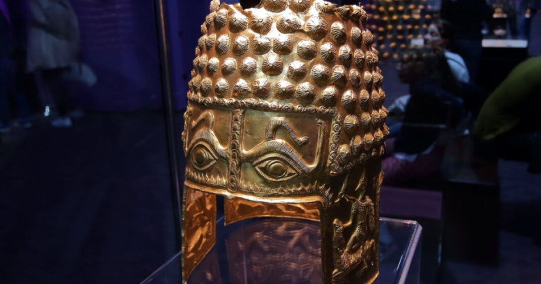 Coiful de la Coțofenești și brățările dacice sustrase din muzeul Drents din Olanda au fost restituite