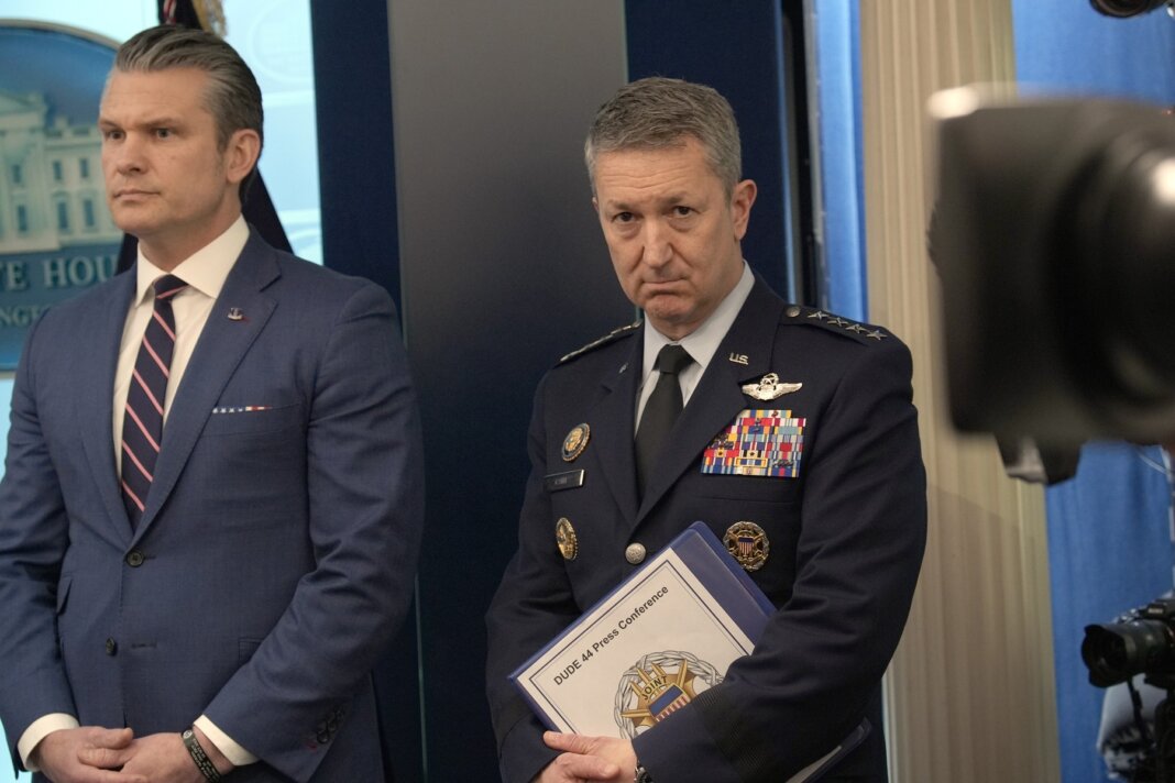 Detaliul pe care armata americană intenționează să-l mențină secret. Generalul Caine a evitat să răspundă lui Trump în fața reporterilor.