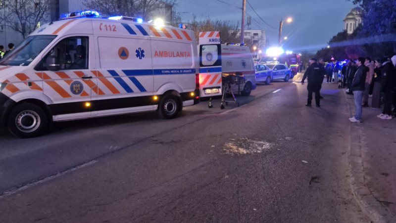 Plan Roșu de Intervenție în Constanța: flăcări mari la un imobil social. Victime probabile...