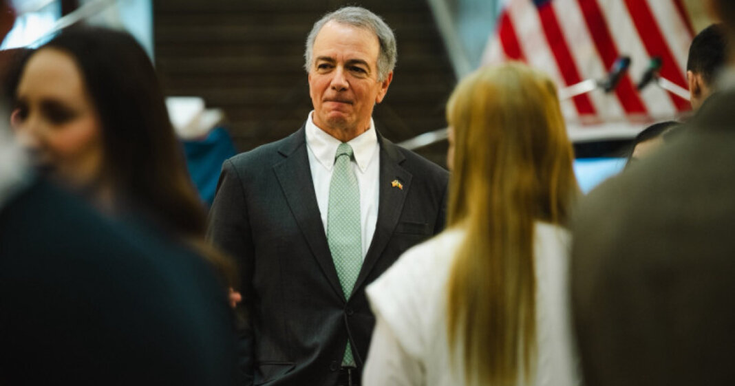 „România, un lider în cadrul NATO”, declară ambasadorul Darryl Nirenberg. Viziunile asupra asistenței din partea Washingtonului...