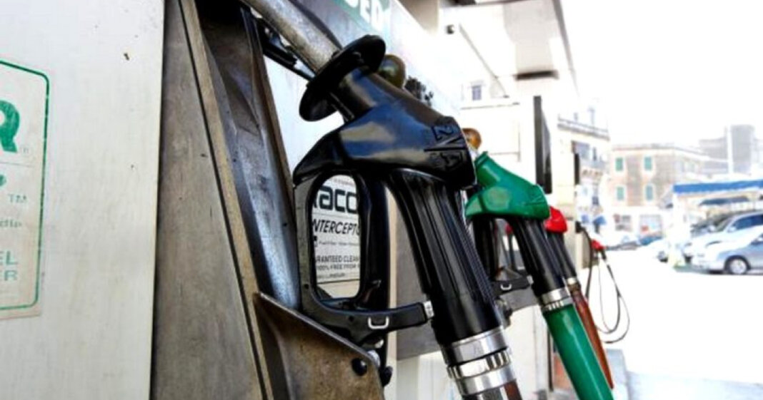 Soluție pentru reducerea cheltuielilor cu motorina: acciză mai mică și actualizare zilnică exclusivă a tarifelor la...