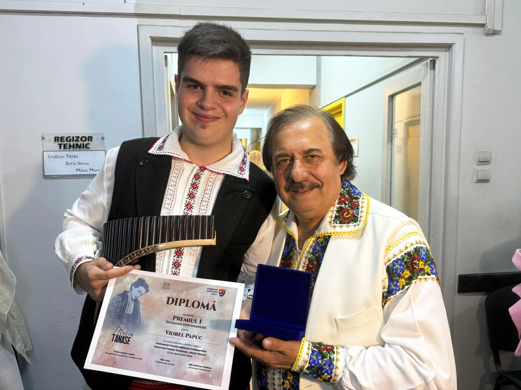 Tânăra de 19 ani care l-a captivat pe Gheorghe Zamfir: „Tatăl meu a crescut singur trei copii”