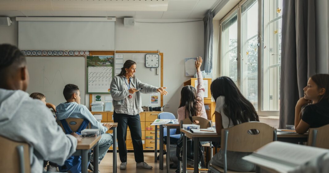 Câștigurile cadrelor didactice în 2027. Noua legislație de salarizare schimbă structura din învățământ