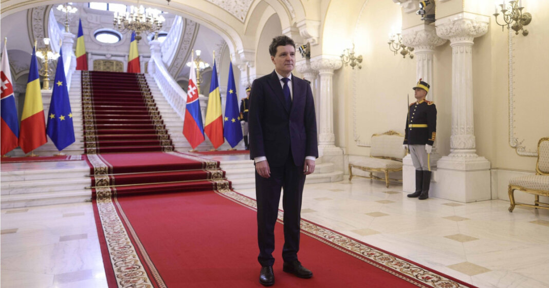 Discuțiile pentru constituirea noului Guvern sunt blocate. Cauza întârzierei numirii unui prim-ministru de către Nicușor Dan