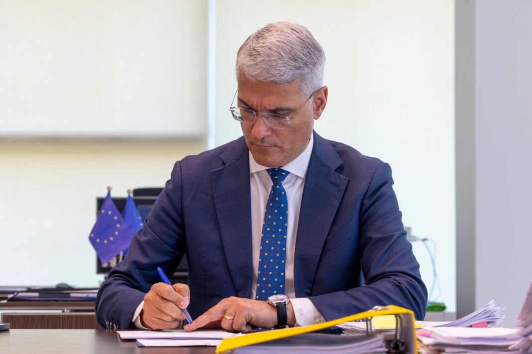 Ajustarea PNRR validată de Bruxelles: România poate încă visa la 20 de miliarde de euro.