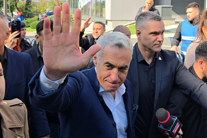 Călin Georgescu, acuzat de Bolojan de „antiromânism”. Legături ciudate între întreruperile de sarcină și anularea alegerilor.
