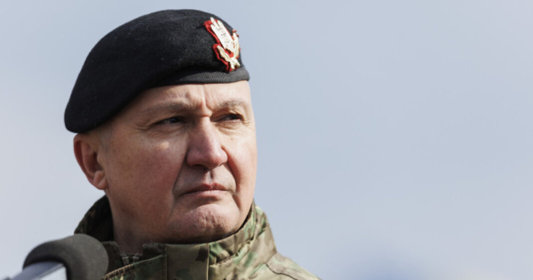 Generalul Gheorghiță Vlad, comandantul Armatei Române, a fost audiat de DNA într-o anchetă de corupție.