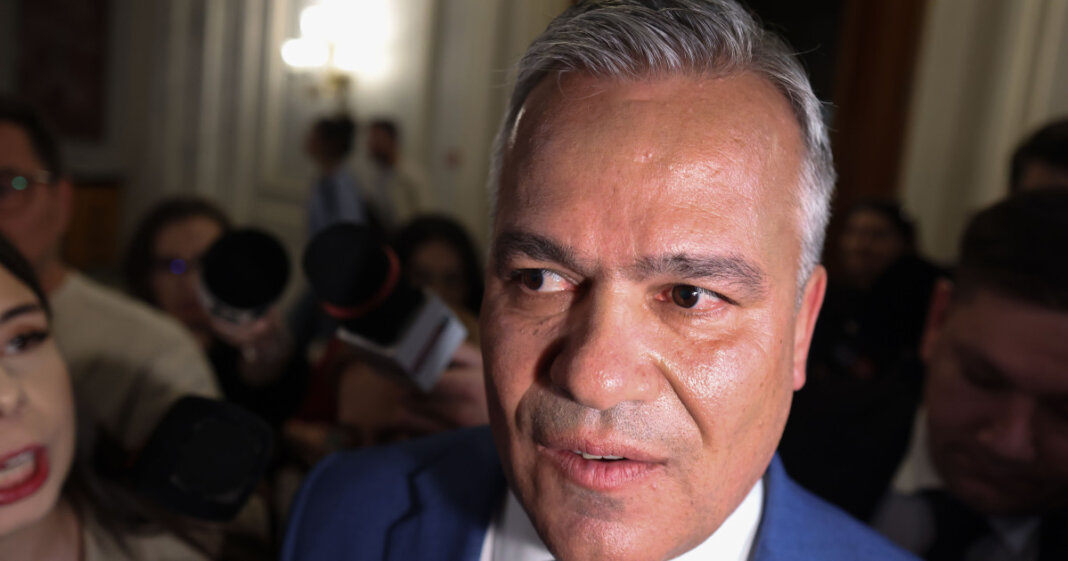 Negocieri pentru guvernul Veștea: politicienii cer ministere în schimbul votului. Ce portofoliu își doresc...