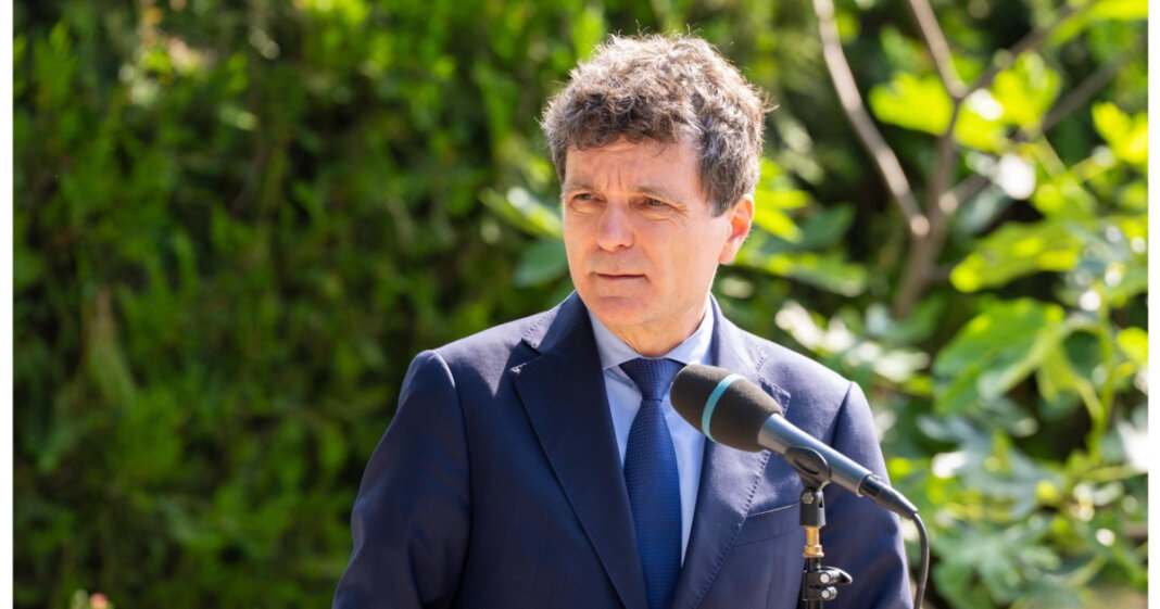 Nicușor Dan a chemat la Cotroceni liderii PSD, PNL, USR și UDMR. Grindeanu și Mureșan, cele două...