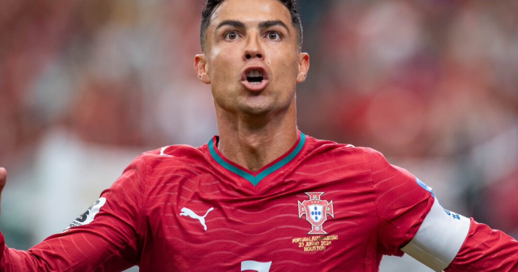 Reușita lui CR7 la CM 2026: Cristiano Ronaldo devine primul jucător de fotbal din istorie care marchează în șase competiții...