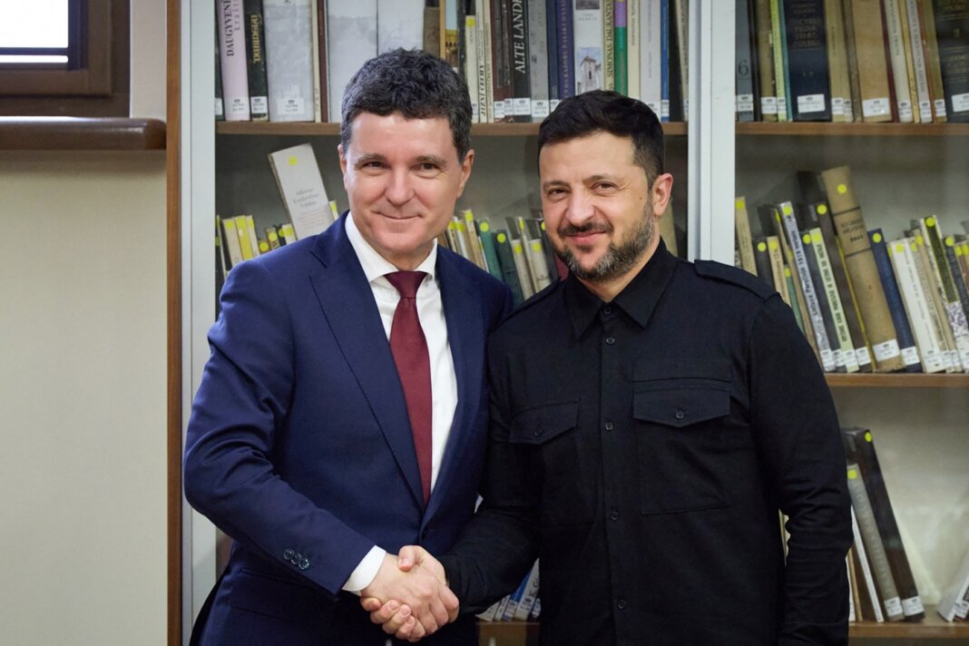 Nicușor Dan, călătorie în Ucraina la rugămintea lui Zelenski / Semnificația prezenței la Summitul de la Kiev