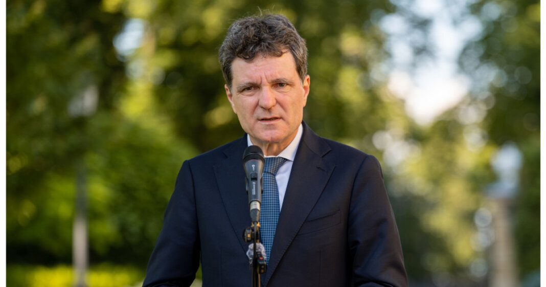 Nicușor Dan: „Cetățenii români așteaptă finalizarea crizei politice, însă soluția nu ține de mine, ci de formațiunile politice”