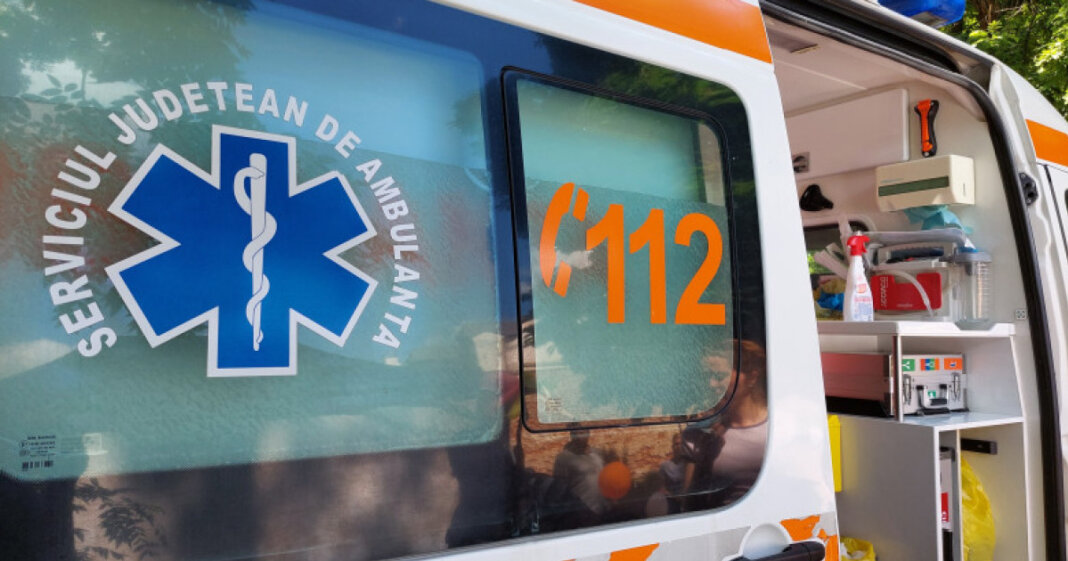 Ambulanță agresoare cu topoare într-o localitate din Cluj, după ce un videoclip TikTok a afirmat că „se fură...